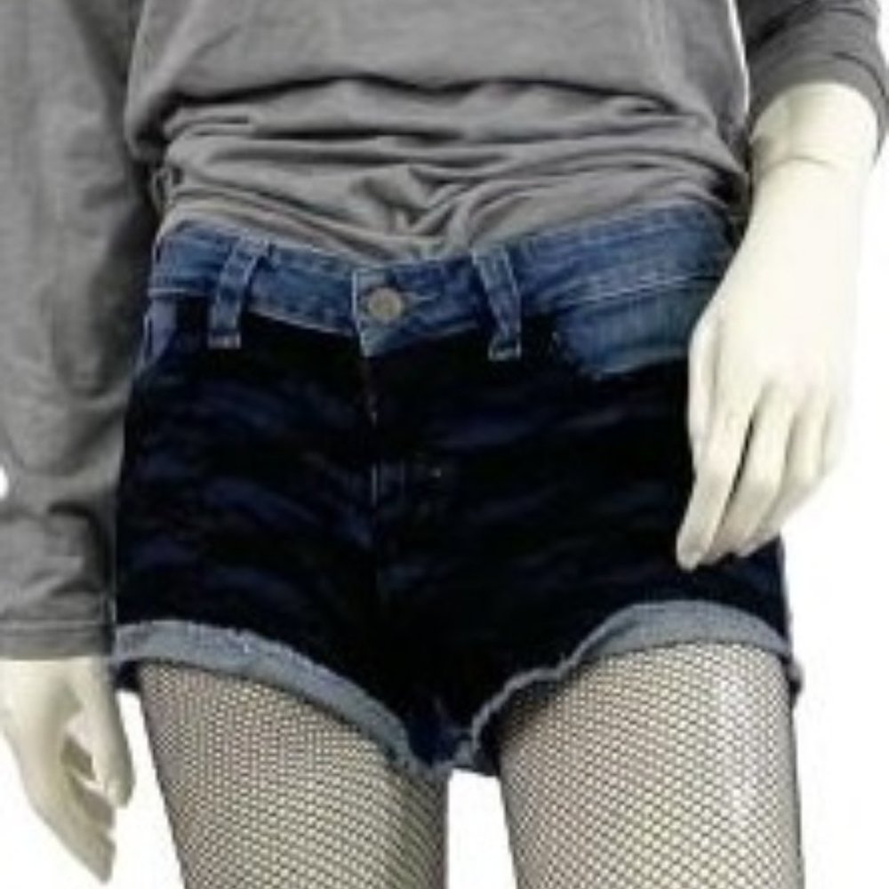 Guess I )enim Shorts Blue Size 27 Waist SKU 000318-1